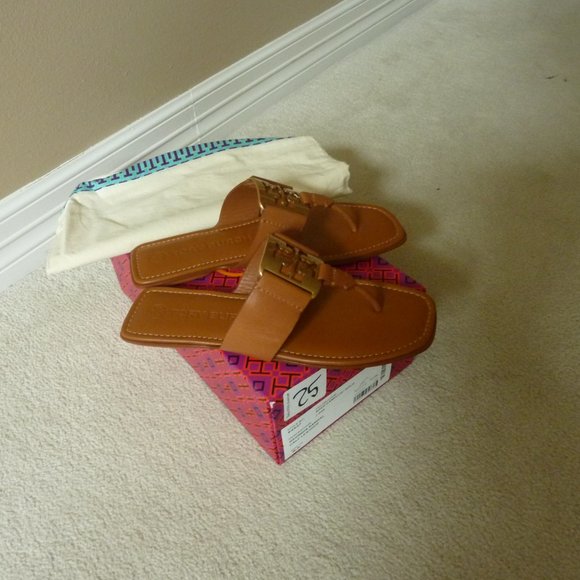 Tory Burch Georgia Brown Leather Logo Sandals, 8.5 (NEW IN BOX) - Picture 4 of 10